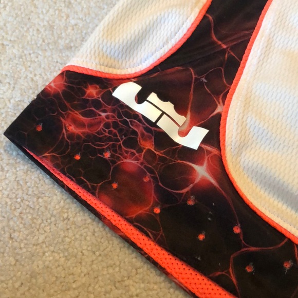 Nike Lebron James basketball shorts youth medium - Picture 2 of 4